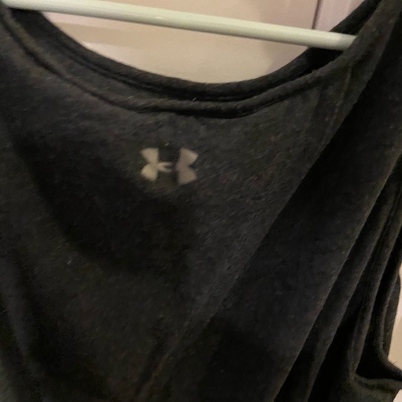 Under armor workout top! - Picture 4 of 5